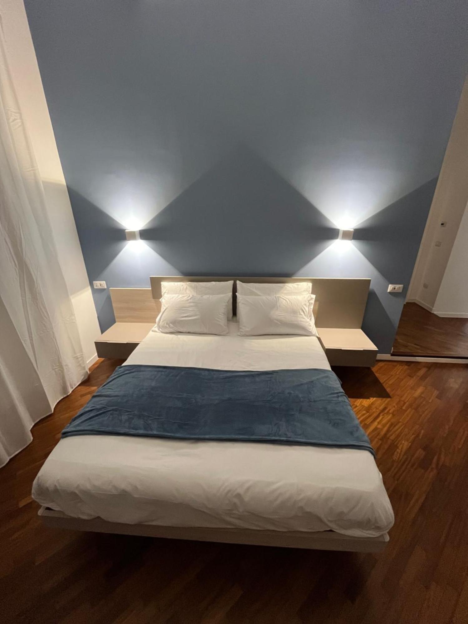 Maison Grimaldi Napoli Bagian luar foto