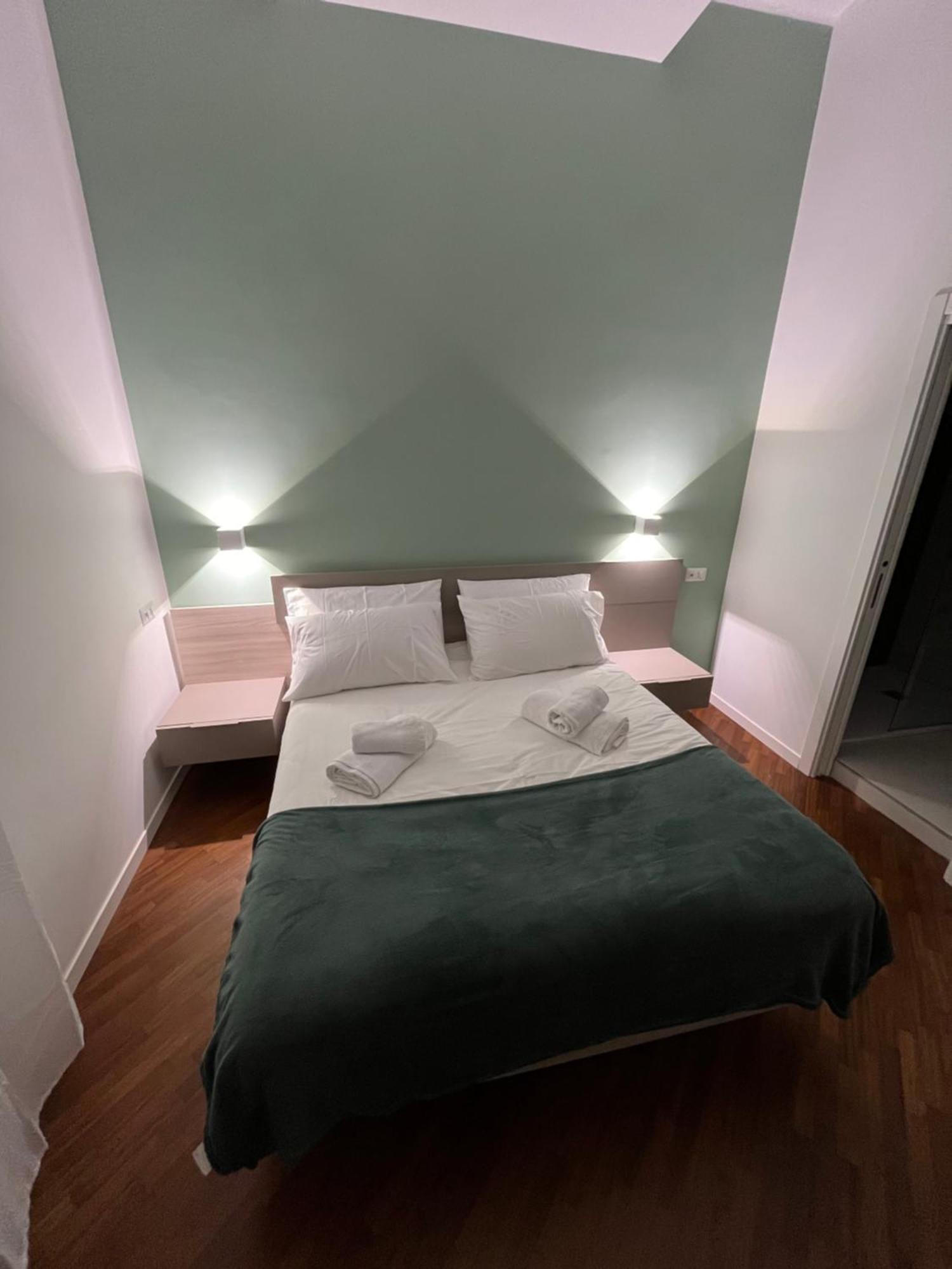 Maison Grimaldi Napoli Bagian luar foto