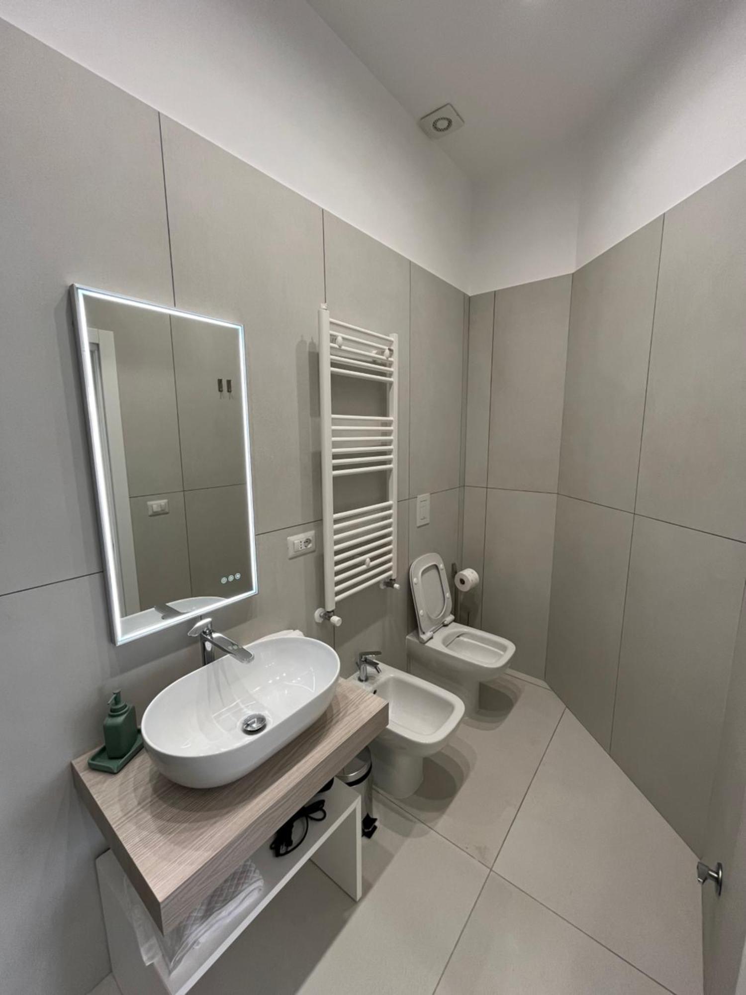 Maison Grimaldi Napoli Bagian luar foto