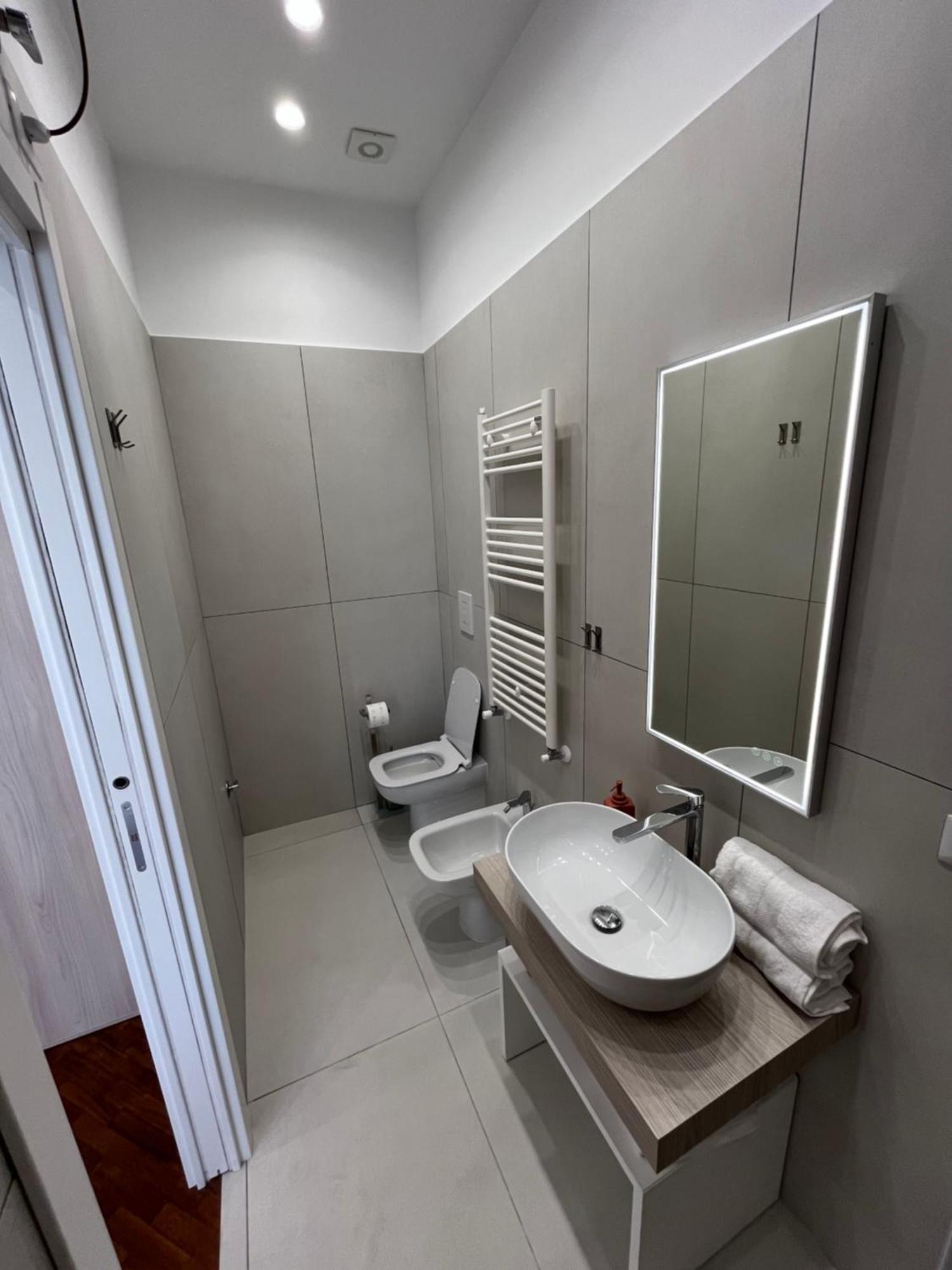 Maison Grimaldi Napoli Bagian luar foto